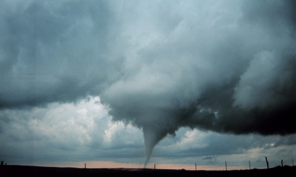 Occluded_mesocyclone_tornado2_-_NOAA
