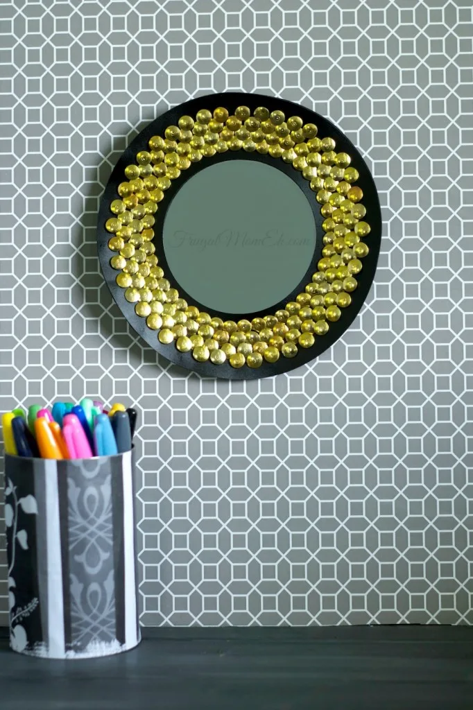 This DIY Thrifty & Chic Sunburst Mirror can go from dorm room to home decor and its such a frugal and fun diy project!