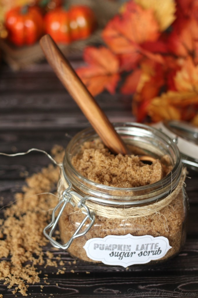 This Pumpkin Latte Sugar Scrub Recipe is a great way to bring in your fall beauty routine + get a Free Printable Label!