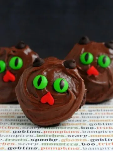Halloween Kitty Cupcakes