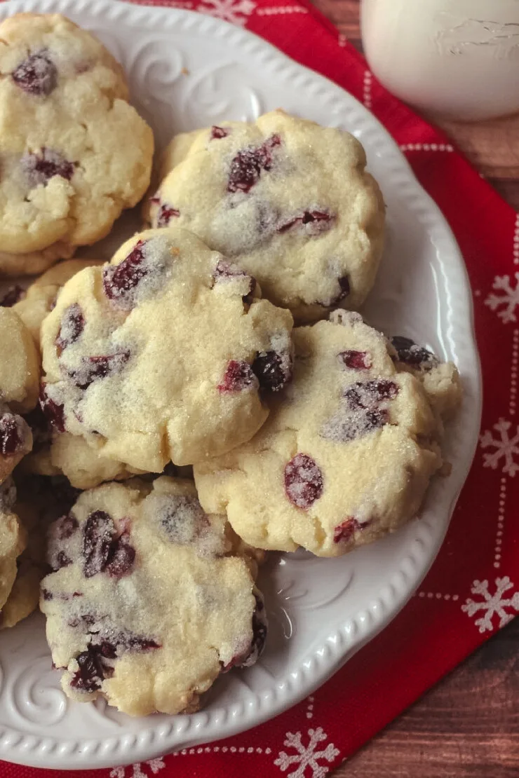 White Chocolate & Cranberry Shortbread cookies - those melt in your mouth cookies are a sweet twist on a classic cookie recipe!