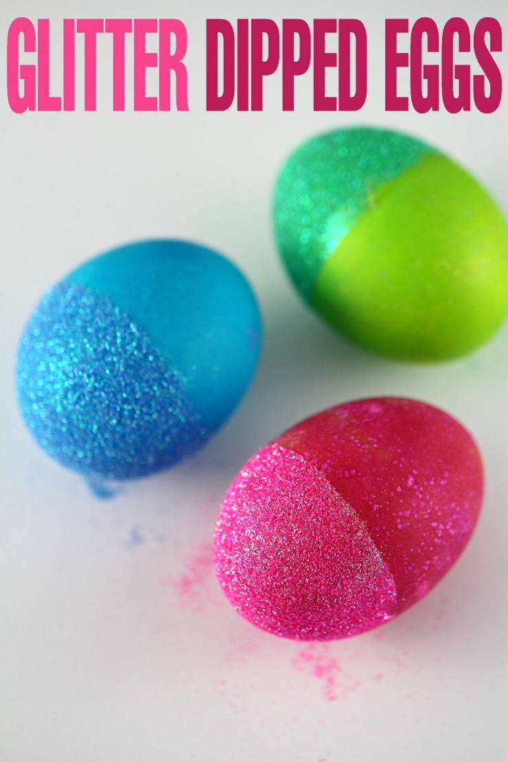These Glitter Dipped Easter Eggs are a fun easter decorating projecting.  I love how gorgeous these Easter Eggs turned out!