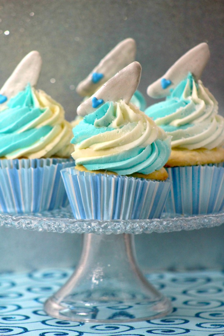 Disney's Cinderella cupcakes are inspired by Princess Cinderella and her glass slipper. Perfect for Cinderella themed parties or for those who just love Disney!
