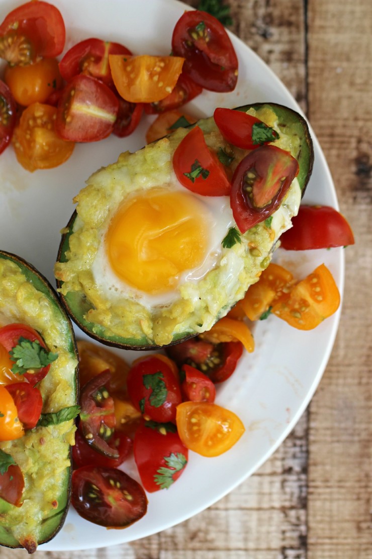 This recipe for Mexican Grilled Avocado Eggs with Fresh Tomato Salsa is the perfect summer meal!