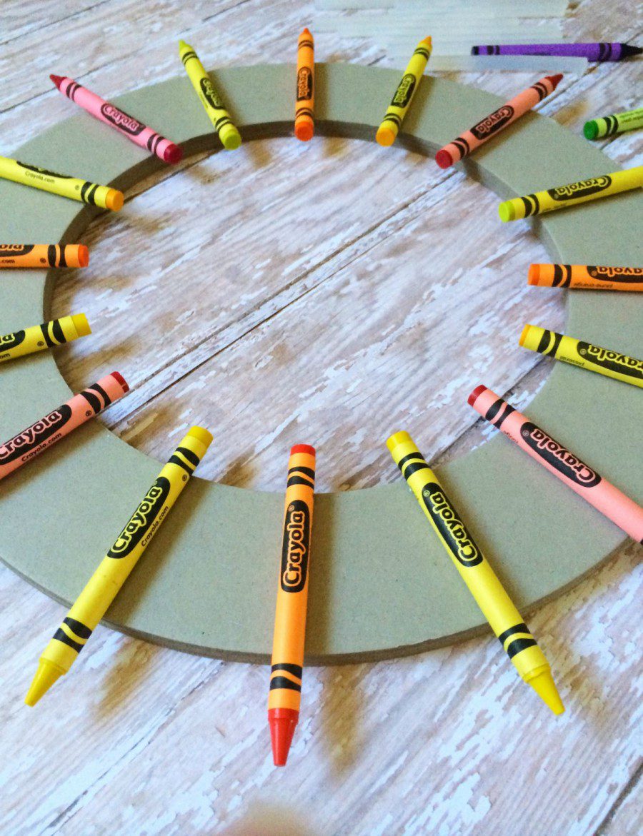 Back To School Crayon Wreath - Frugal Mom Eh!