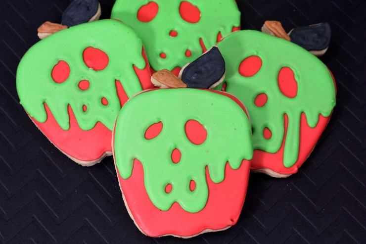 These Evil Queen Poison Apple Cookies are perfect for fans of Disney's Snow White and for Halloween too!