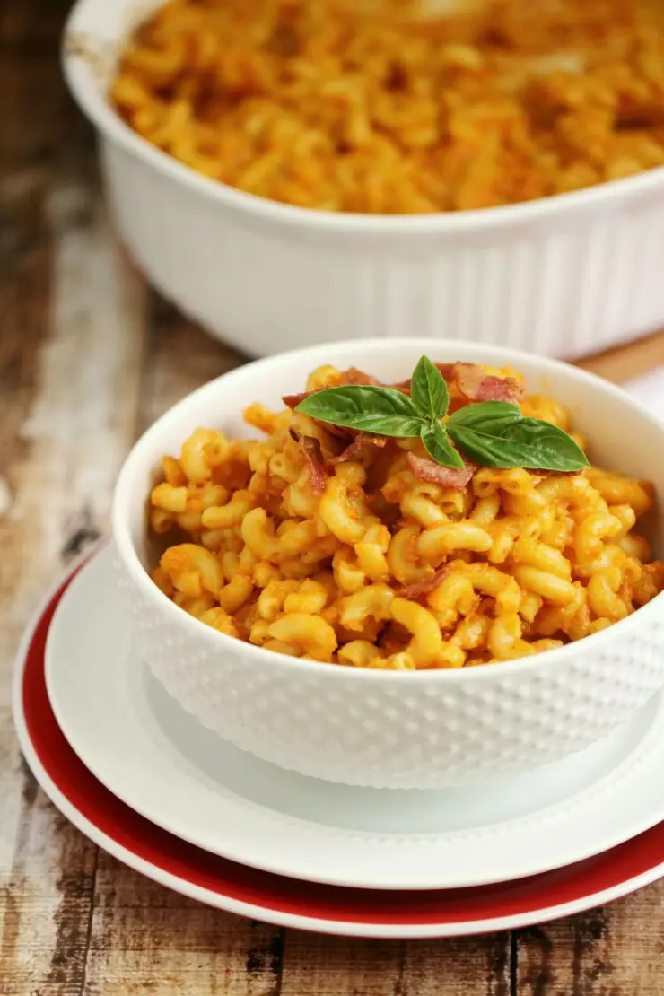 This Pumpkin Mac 'n Cheese is an autumn recipe that is sure to be your new favourite comfort food.