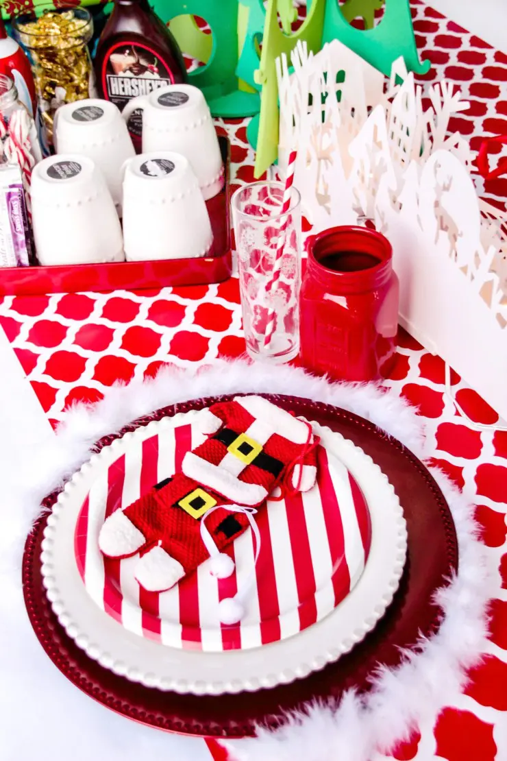 Kids want to feel included and this Christmas Table Setting is a great way to make kids feel special, with their very own Christmas Table! 