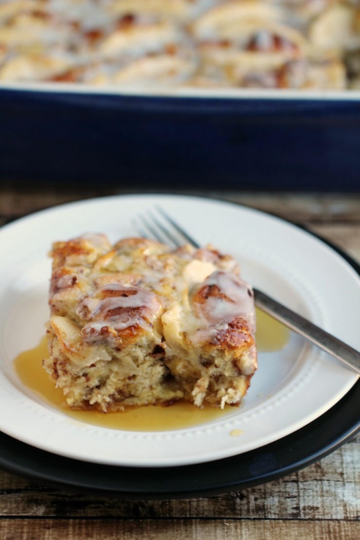 If you are looking for an easy brunch recipe or Christmas morning breakfast casserole, this Apple Cinnamon Roll French Toast Bake Recipe is quick, easy and delicious too!