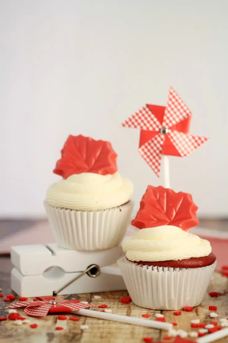 Red Velvet cupcakes may seem like an obvious choice for your Canada Day celebration, but why not kick it up a notch with these fun Canada Day Red Velvet Surprise-Inside Cupcakes!