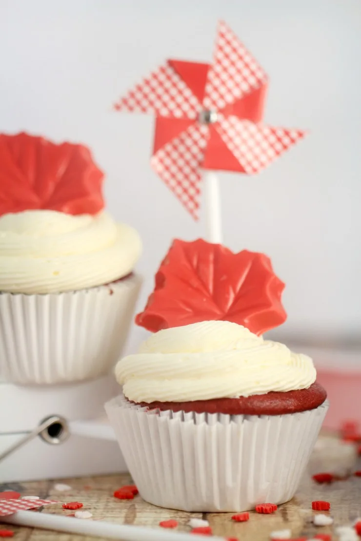 Red Velvet cupcakes may seem like an obvious choice for your Canada Day celebration, but why not kick it up a notch with these fun Canada Day Red Velvet Surprise-Inside Cupcakes!