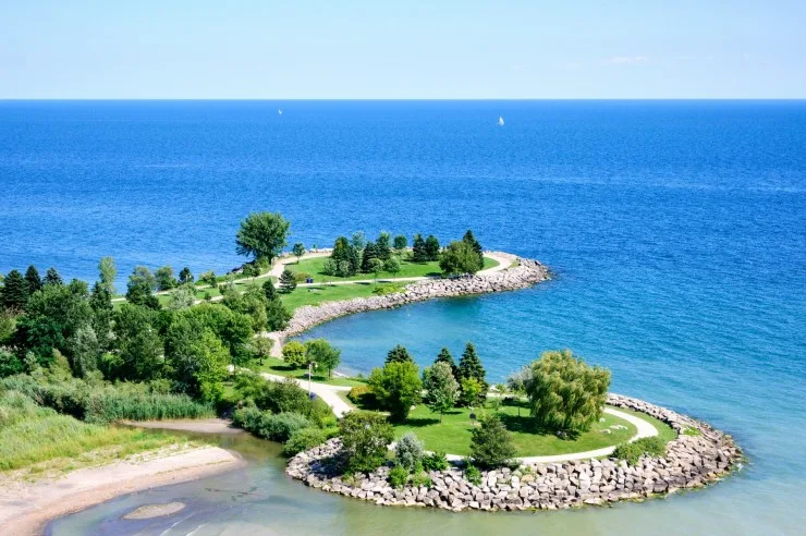 Looking for a great place to take your kids in Toronto this summer? Take a trip to Scarborough Bluffs. 