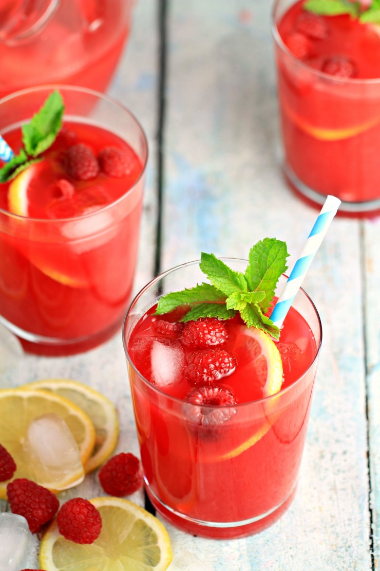 This Sparkling Raspberry Lemonade is a fresh twist on that classic summer drink and a perfect addition to any summer party.
