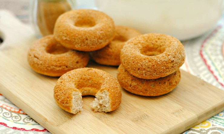 If you too love cinnamon donuts you are going to simply love these oven baked cinnamon donuts.  Soft, fluffy and bursting with the warming combination of cinnamon and sugar.