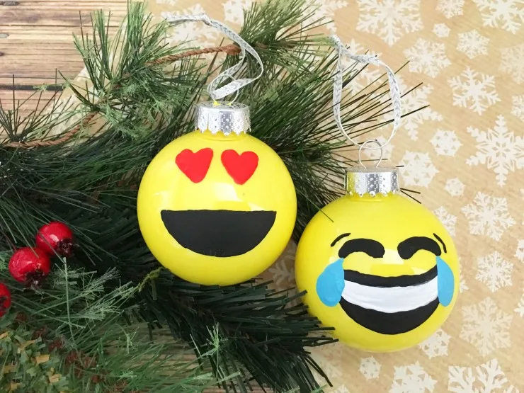 Decorate your Christmas tree this year with your favourite emojis with this easy and adorable diy Christmas Ornament project. This tutorial covers both the Emoji Ornaments and the emoji poop ornament.