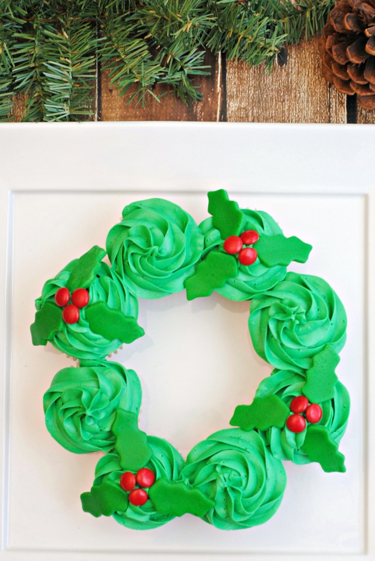 This Pull-Apart Christmas Wreath Cake is super simple but turns out really cute. Perfect for any holiday party, this cake is sure to be a hit!