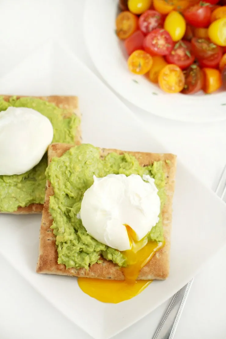 Looking for a power snack or breakfast option? Check out this unexpectedly delicious recipe for Avocado & Egg Toast - packed with whole grains and the goodness of fresh egg and avocado. This easy snack will get you through the day!