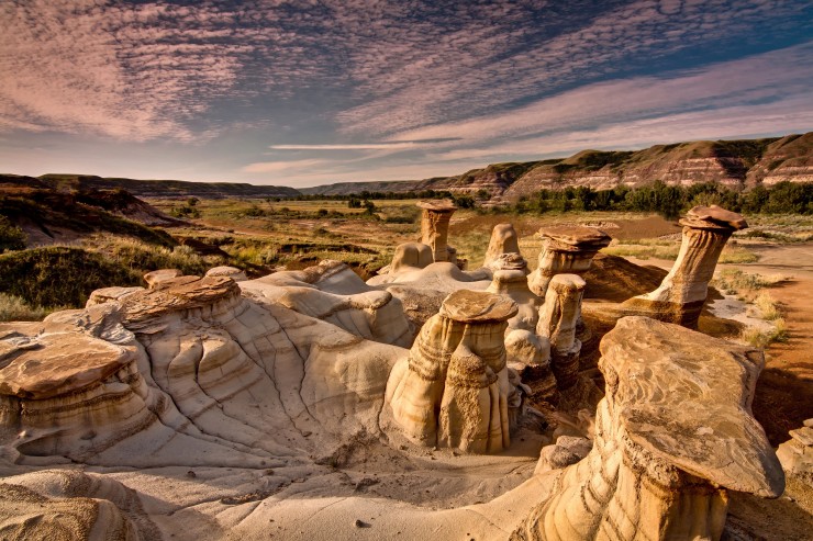 As the Trans-Canada Highway passes through Alberta, you’ll need to add Drumheller to your travel itinerary. This city is home to the famous Hoodoos, as well as the world’s largest dinosaur. In addition to the many attractions, you can also find great places to eat.