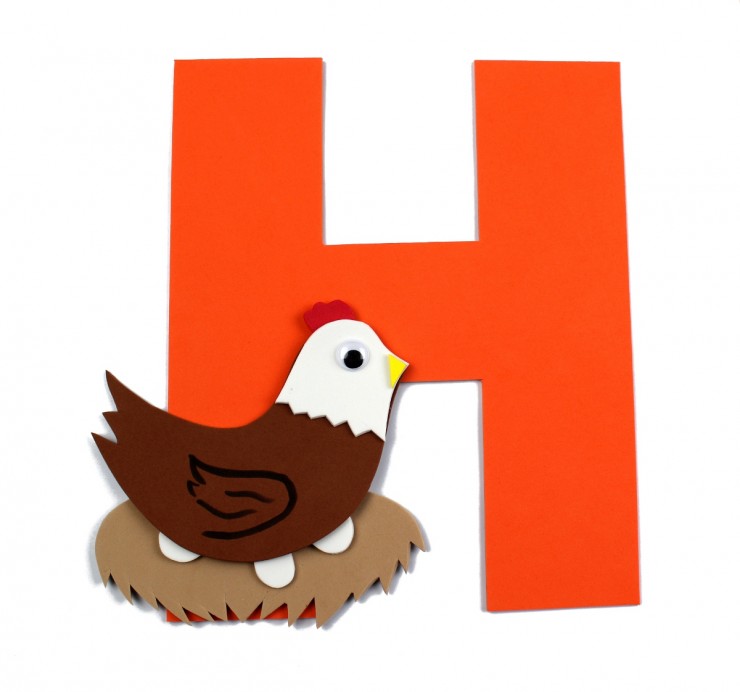 This week is my series of ABCs kids crafts featuring the Alphabet, we are doing a H is for Hen craft. These Alphabet Crafts For Kids are a fun way to introduce your child to the alphabet.