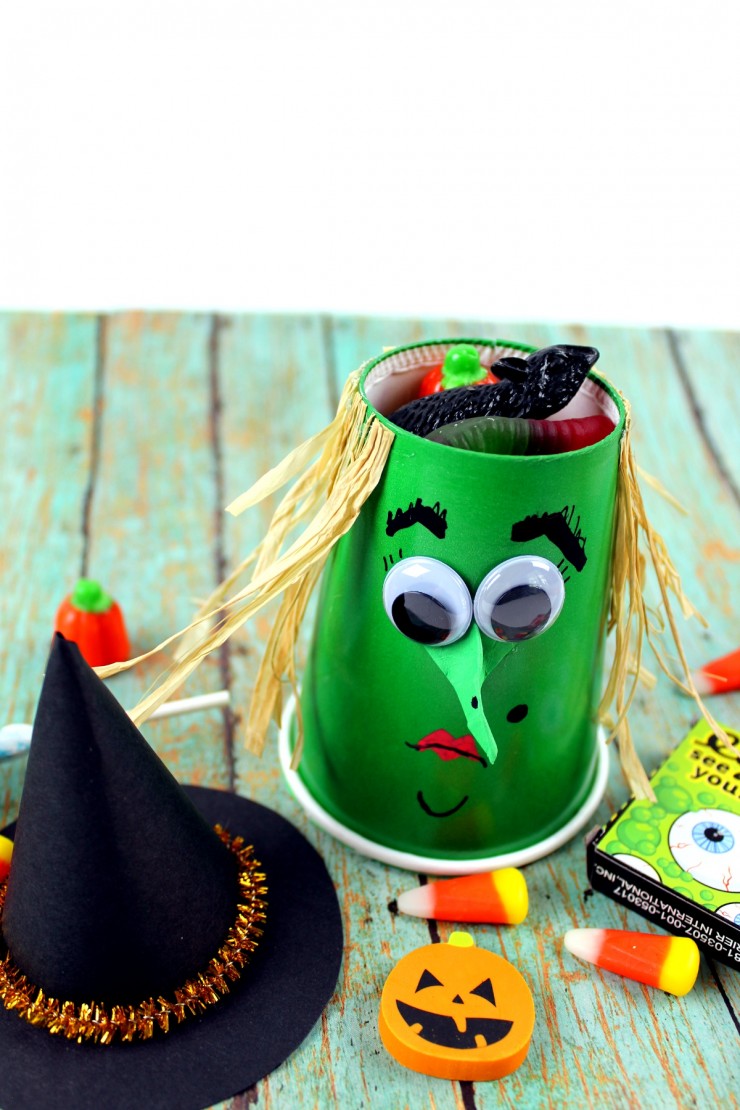 This Witch Halloween Treat Cups kids craft is a great way to celebrate the holiday – they are a fun little Halloween craft kids will enjoy being creative with. 