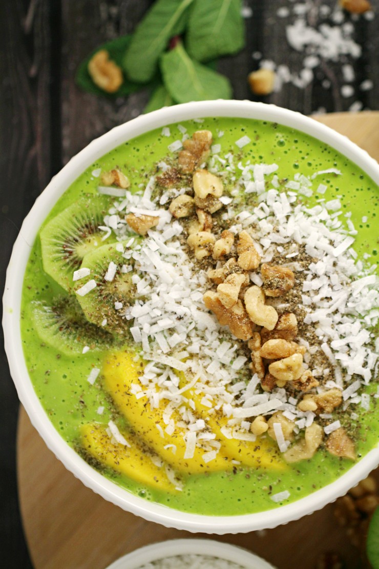 This pretty green smoothie bowl is packed with delicious, fresh ingredients that you will find come together nicely for a refreshing breakfast smoothie. The addition of mint pairs well with the fresh fruit for a flavour your mouth won't get bored of.