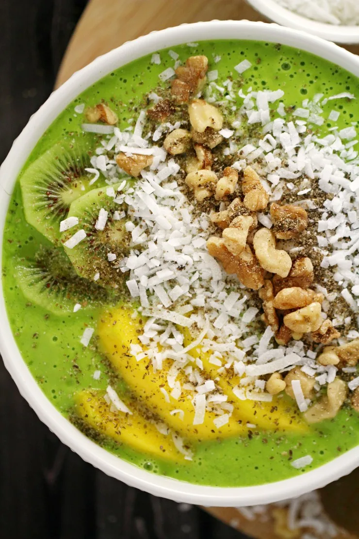 This pretty green smoothie bowl is packed with delicious, fresh ingredients that you will find come together nicely for a refreshing breakfast smoothie. The addition of mint pairs well with the fresh fruit for a flavour your mouth won't get bored of.