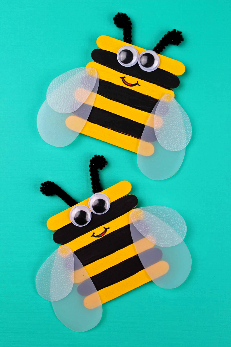 This Popsicle Stick Bumble Bee Craft is such an adorable and simple craft. Great for preschool or kindergarten!
