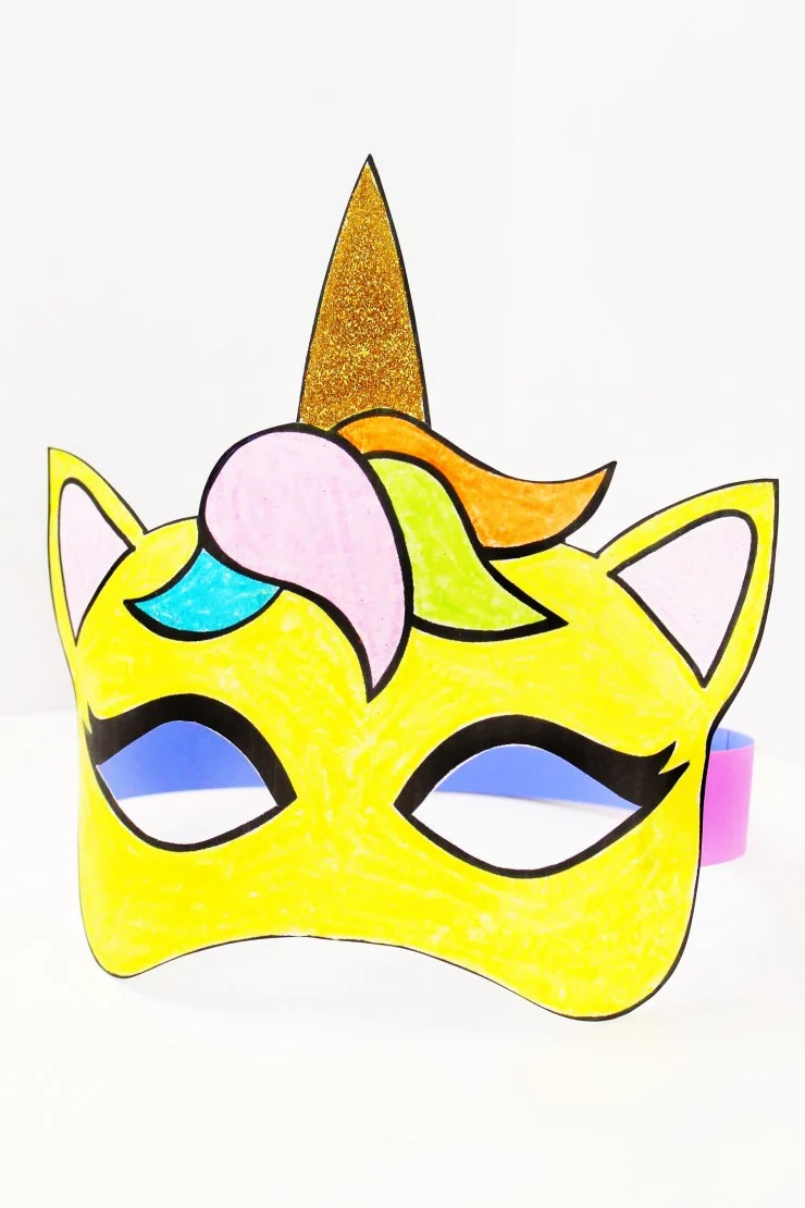  These unicorn masks would make awesome party favours, and work well as an excellent party activity for unicorn themed birthdays.