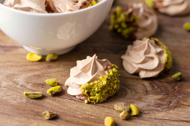 If you are looking for a real show-stopper dessert then these Chocolate & Pistachio Meringue Cookies are just what you are looking for. These melt in your mouth meringues are dipped in chocolate and sprinkled with pistachio bits.