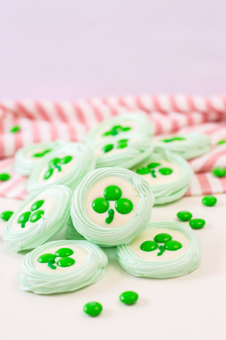 These St. Patrick's day meringue cookies are a gorgeous sweet treat that are sure to bring you good luck!