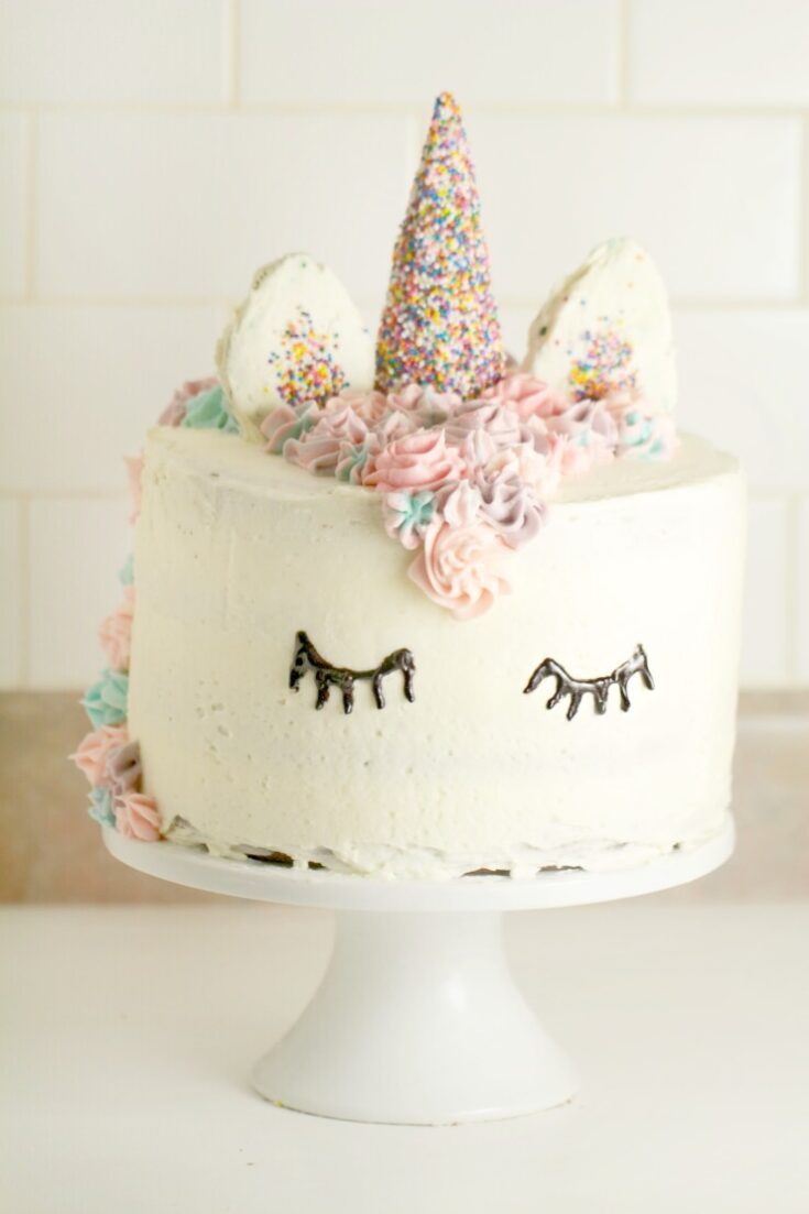 Unicorn cake - Decorated Cake by Sara's House of Cupcakes - CakesDecor-sonthuy.vn