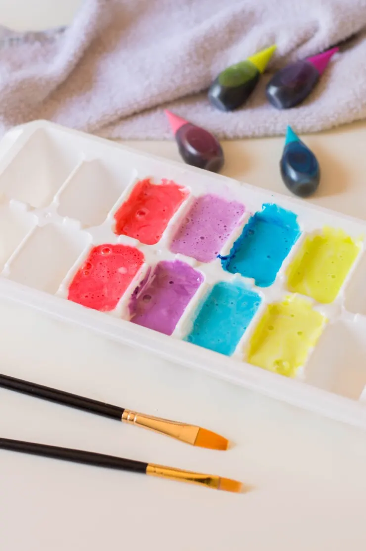 These homemade bath paints are a perfect bath activity for little kids - they are also washable and do not stain. The colours come out super bright and are made from only three simple ingredients.