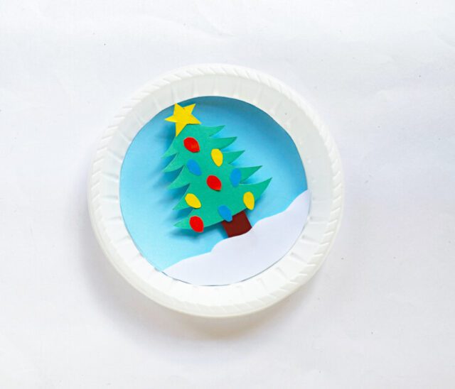 Christmas Tree Paper Plate Snow Globe - Easy Kids Paper Craft