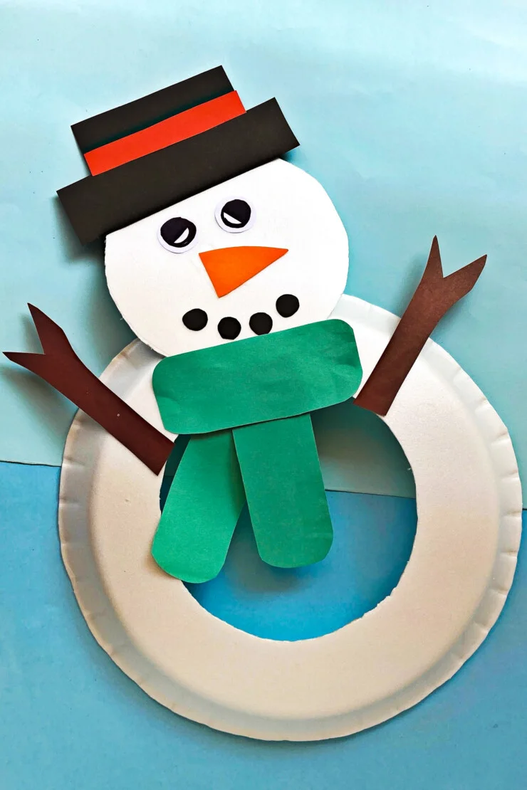 This simple paper plate snowman is a fun winter craft for kids that is easy enough for Toddlers and preschoolers.
