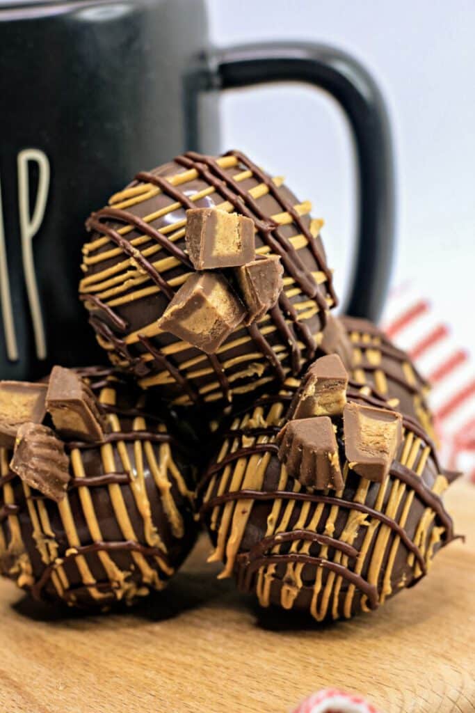 Peanut Butter Cup Hot Chocolate Bombs - Hot Chocolate Bomb Recipe
