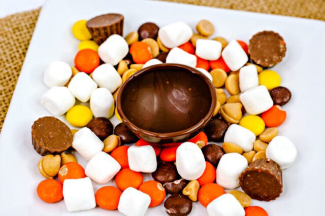 Peanut Butter Cup Hot Chocolate Bombs - Hot Chocolate Bomb Recipe