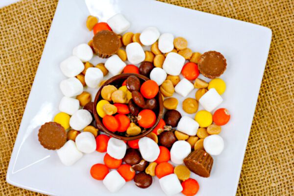 Peanut Butter Cup Hot Chocolate Bombs - Hot Chocolate Bomb Recipe