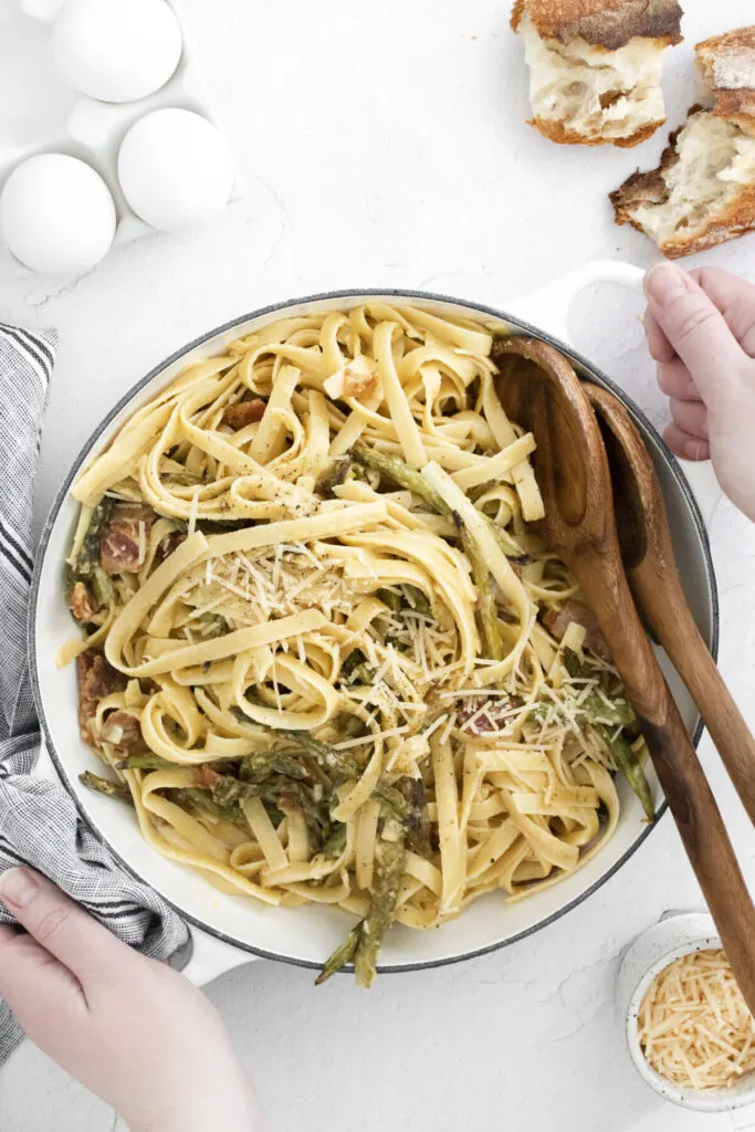 Roasted Asparagus Carbonara is a spin on the classic creamy egg-&-cheese based pasta dish. Your will love this fettucine carbonara recipe!