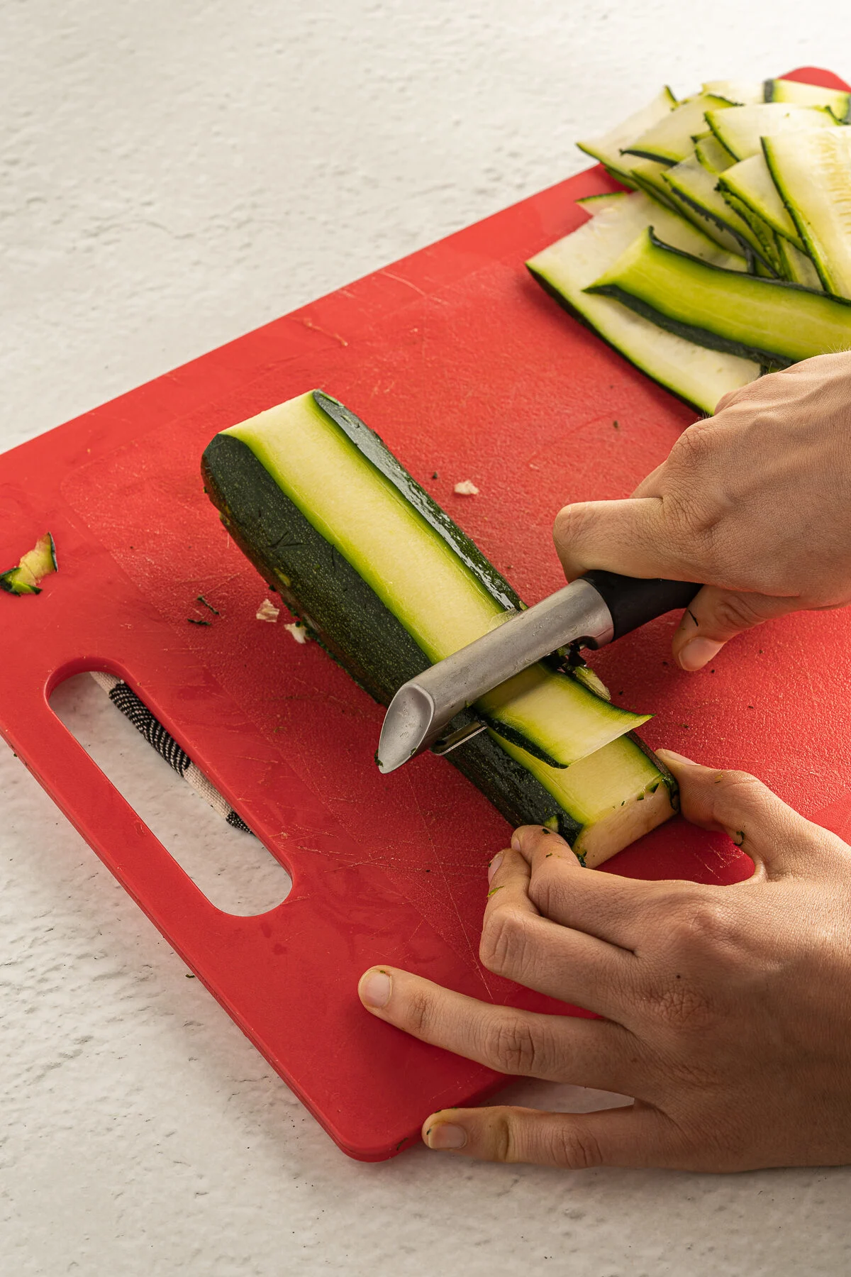 Slicing zucchini strips