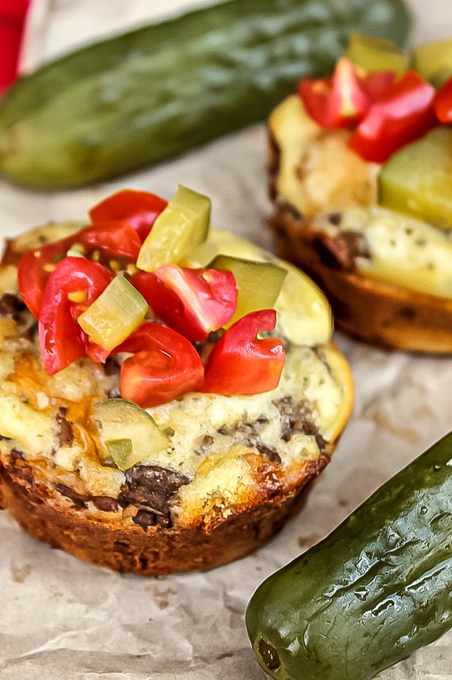 These Loaded Cheeseburger Muffins are ready in just 30 minutes for a tasty snack, lunch or even as a fun weeknight family meal.