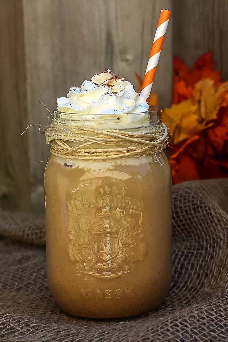 This Pumpkin Spice Latte is the BEST recipe for this classic! It's simple & quick to prepare. Get ready pumpkin spice lovers, Fall is coming!