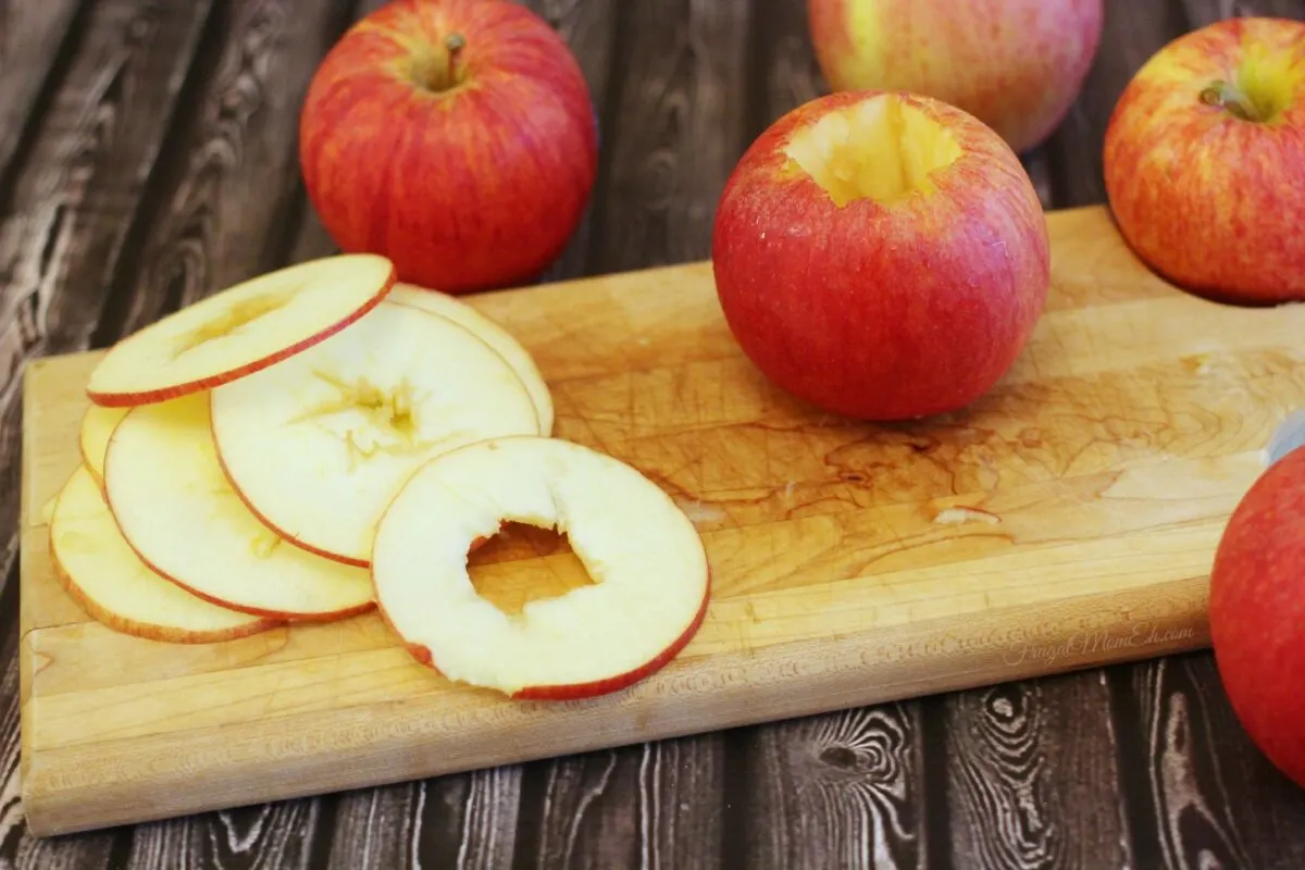 cored apple slices