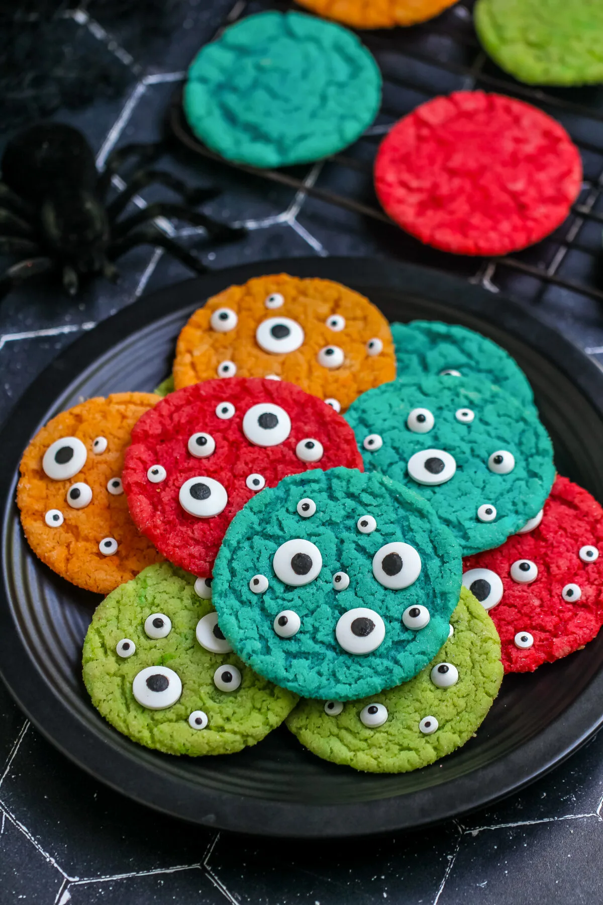 Learn how to make monster eye cookies with this recipe. Perfect for Halloween parties, these spooky treats are quick and easy to prepare!