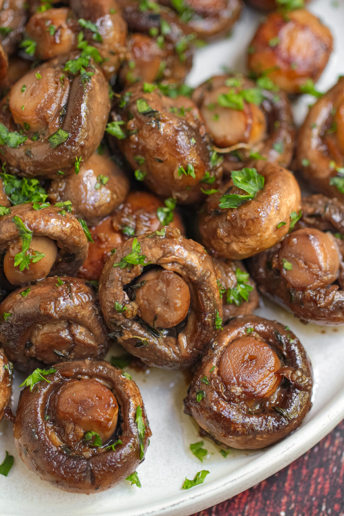 Looking for a delicious side dish recipe? These sauteed garlic butter mushrooms will blow you away, and they're so easy to make!