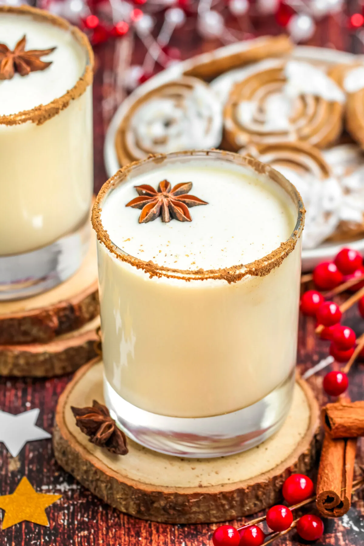 Looking for a great tasting homemade eggnog recipe? This one is rich and creamy and tastes better than the store-bought stuff!
