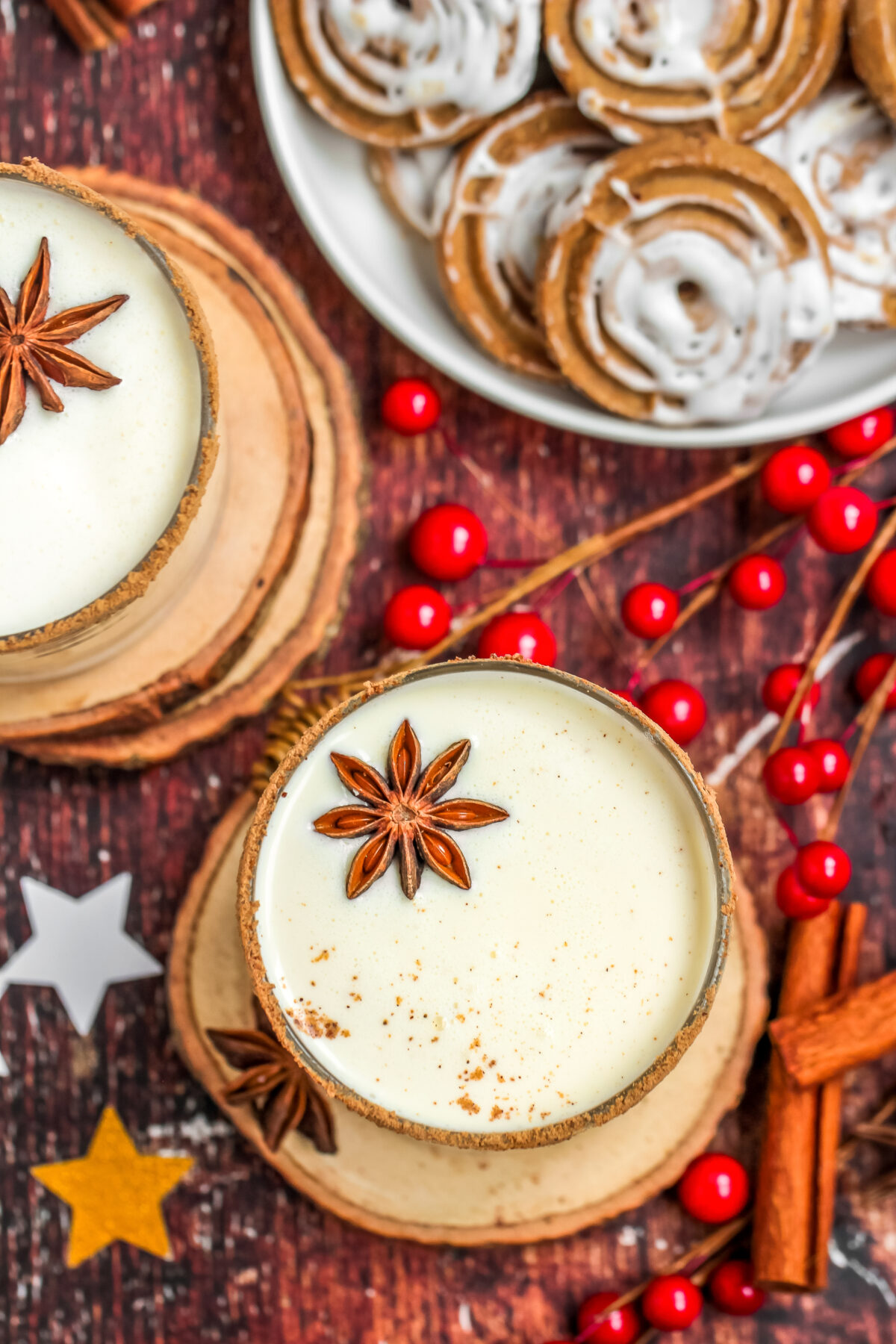 Looking for a great tasting homemade eggnog recipe? This one is rich and creamy and tastes better than the store-bought stuff!