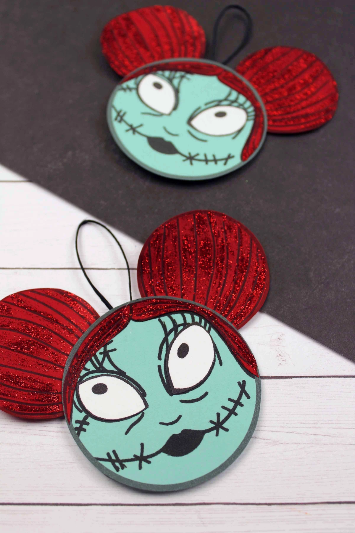 Have a Nightmare before Christmas fan in your house? They'll love this DIY Sally Skellington Mickey Ear Christmas Ornament with free template!