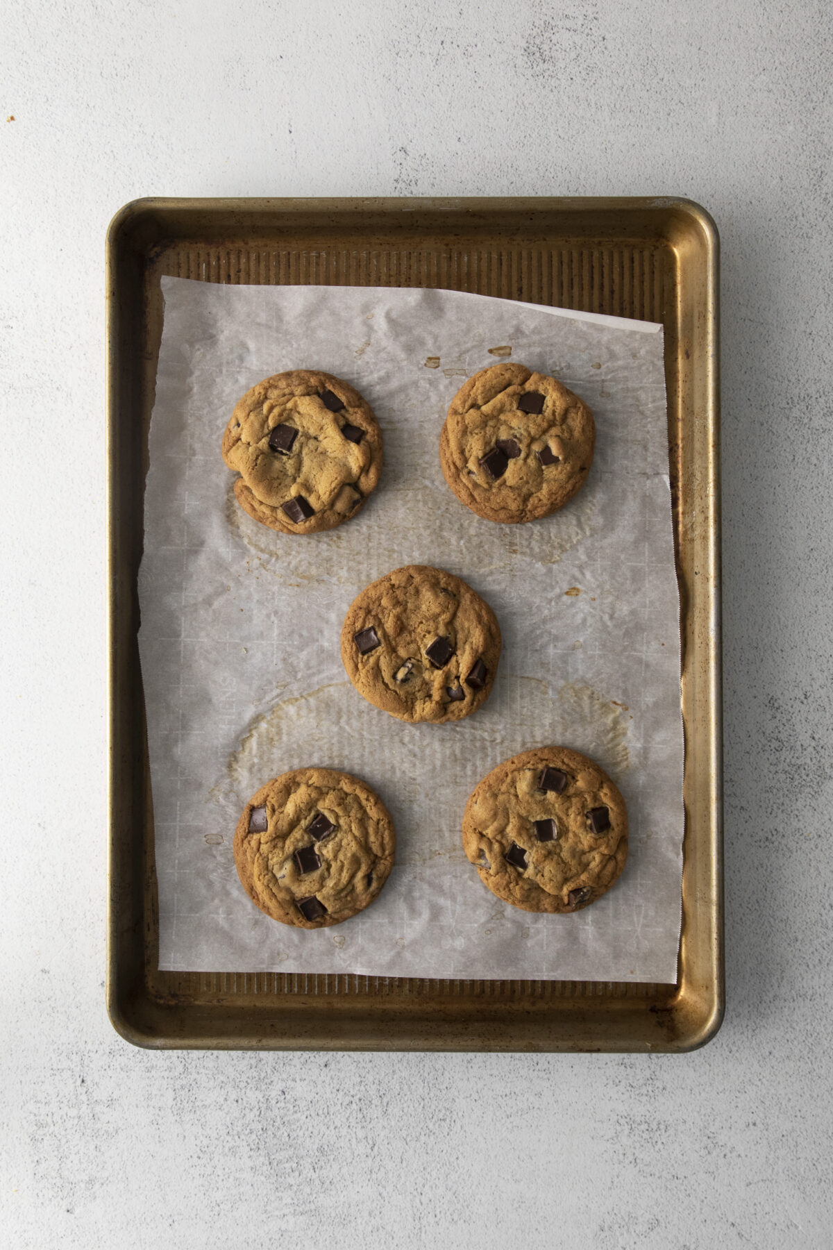 Love chocolate chip cookies? This salted tahini chocolate chip cookies recipe is a must-try for a unique and flavourful twist on the classic!