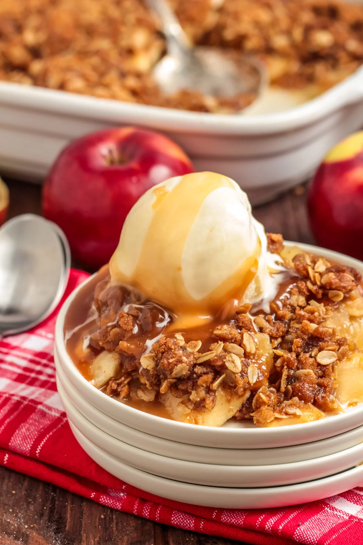 A classic, old fashioned apple crisp recipe, made with fresh apples and a crispy oat topping. It's simple, delicious and sure to please!
