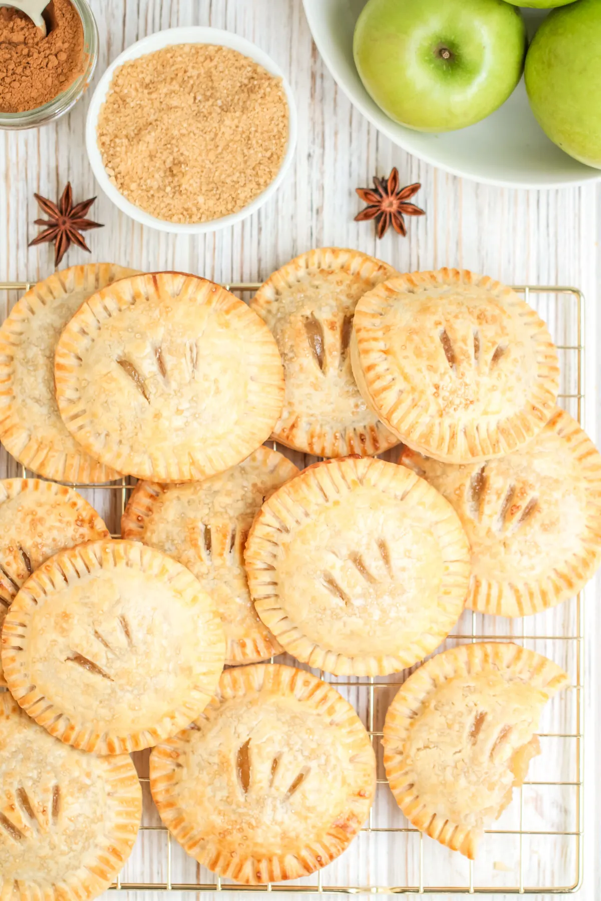 This delicious recipe for apple hand pies is perfect for autumn! These handheld pies are easy to make and perfect for a quick snack or dessert.